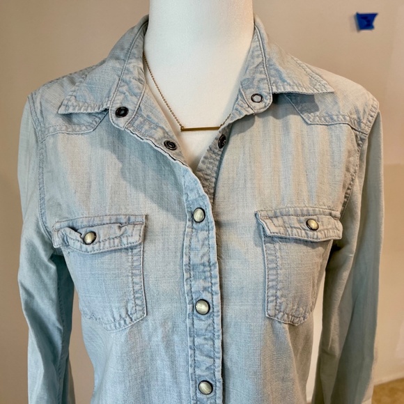 American Eagle Button Up Size S/P - Picture 2 of 11